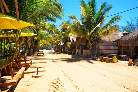 What's it Like to Travel in Mozambique? | Never Ending Footsteps