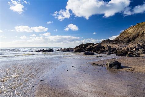 Beaches in Cornwall - Gunwalloe | We Are Cornwall