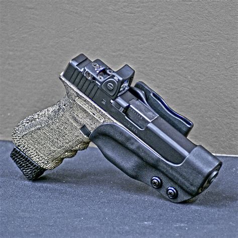 Dara Holsters: Holsters for the Glock 40 MOS Configuration