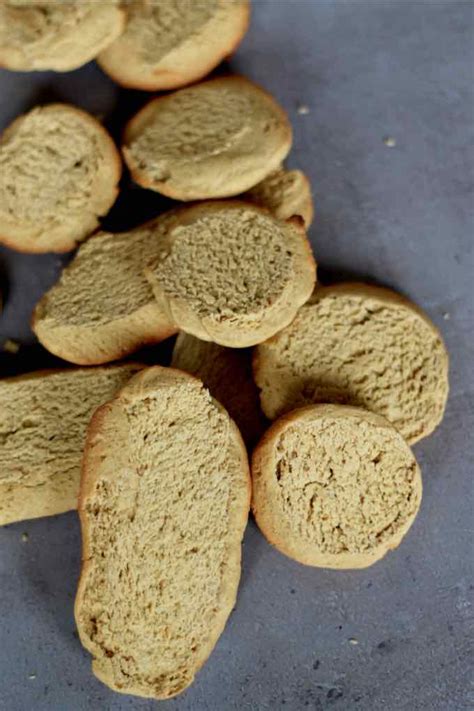 Paximadi - Traditional Cretan Bread Recipe | 196 flavors in 2020 | Barley flour, Bread, Hulled ...