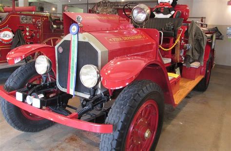 1927 American LaFrance Fire Truck - Auto Museum OnlineAuto Museum Online