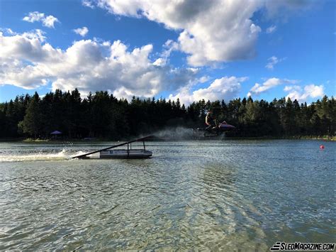 Snowmobile Racing on Water - Frampton 2020 - SledMagazine.com