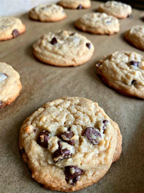 Easy Bisquick Chocolate Chip Cookies (6 Ingredients) - Sweet Little ...