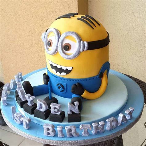 Minion Cake (How to Make) | Decorated Treats