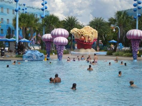 Finding Nemo pool - Picture of Disney's Art of Animation Resort ...