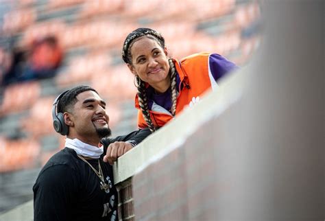 Larger than life: Meet 'Big Dave,' father of Clemson's D.J. Uiagalelei