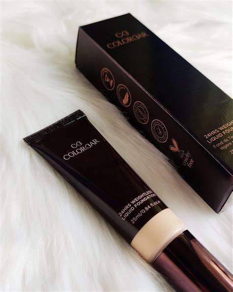 Colorbar 24HRS Weightless Liquid Foundation Review FW 2.1 - The Pink ...