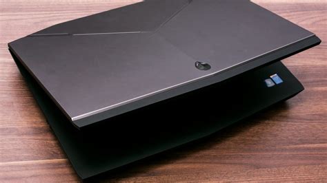 Dell Alienware 18 review: Gaming laptop as big as a tank, and as ...