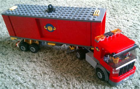 Lego Maker: Lego 7939 Cargo Train + 7896 Rails