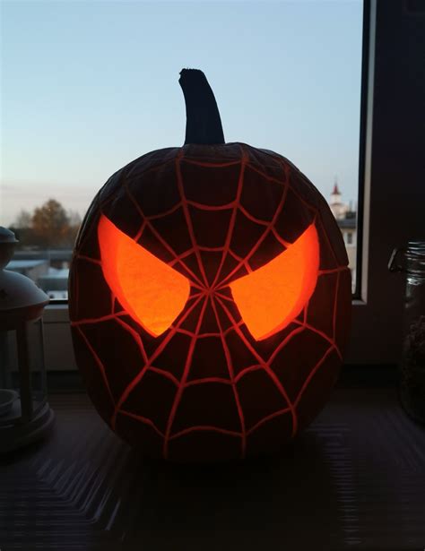 Dynia Spiderman 2021 | Pumpkin carving, Scary pumpkin carving, Creative ...