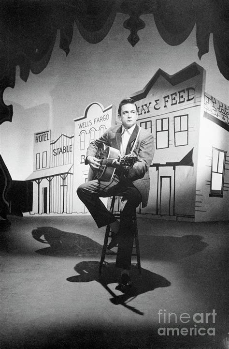 Johnny Cash With Guitar Photograph by Bettmann - Fine Art America