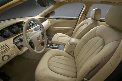 2007 Buick Lucerne Pictures - 51 Photos | Edmunds