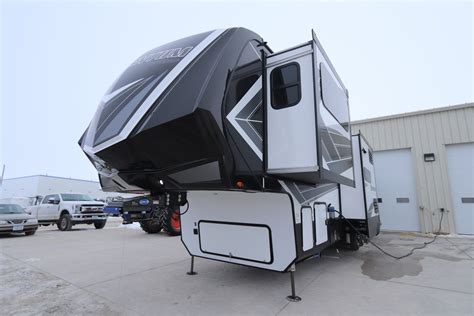 2021 Grand Design Momentum 376THS | Toy Hauler | Good Life RV