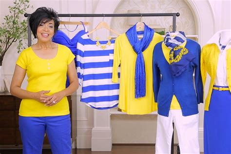 Type 4 Favorite Colors: How to Wear Blue + Yellow | Dyt type 4 clothes, Clothes, How to wear