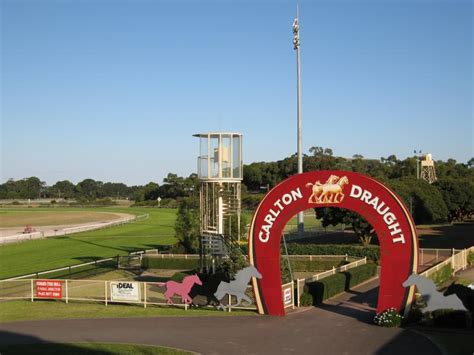 Cranbourne photos - Travel Victoria: accommodation & visitor guide