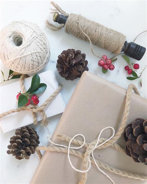 Simple Christmas wrap | Brown paper packages, Brown paper, Simple christmas