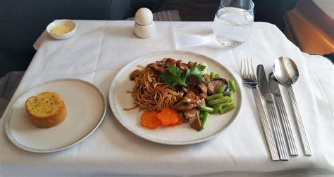 Singapore Airlines Business Class Meal Review! Inflight Feed