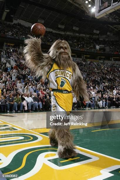 Seattle Supersonics Mascot Photos and Premium High Res Pictures - Getty ...