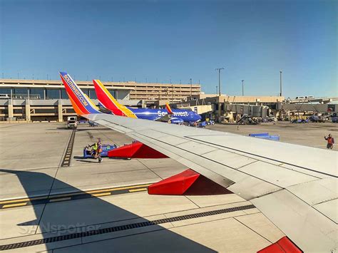 Southwest Airlines review: PHX to SFO on a well-used (uh, “mature”) 737-700 – SANspotter