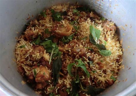 Chicken Biryani / Masala Chicken Biryani Recipe by Hem Lata Srivastava ...