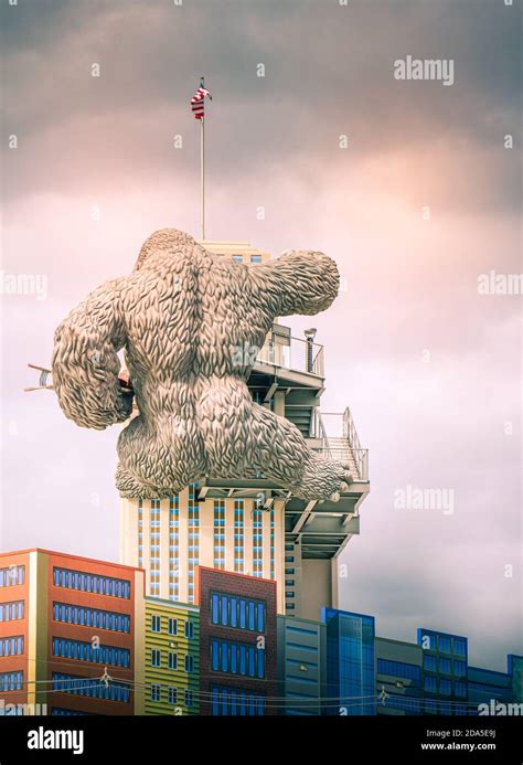 Statue of king kong hi-res stock photography and images - Alamy