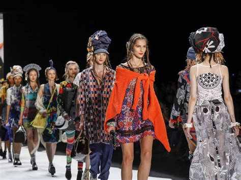 Fashion Week loses immersive experience with online shows - Hillsdale ...