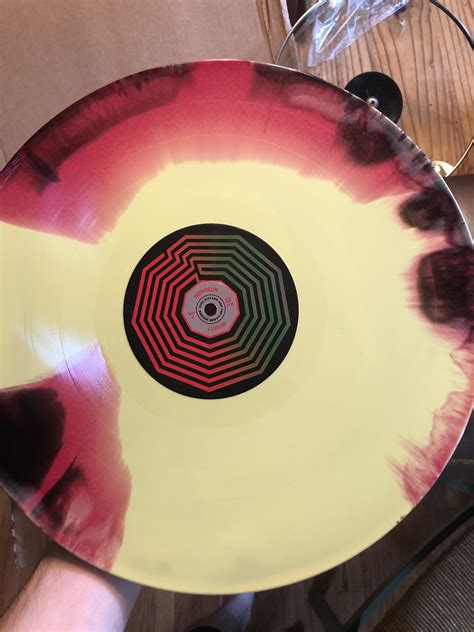 I absolutely love this pressing of Nonagon Infinity that I got : r/vinyl