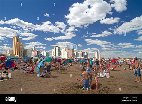 Beach sea buenos aires umbrellas hi-res stock photography and images ...