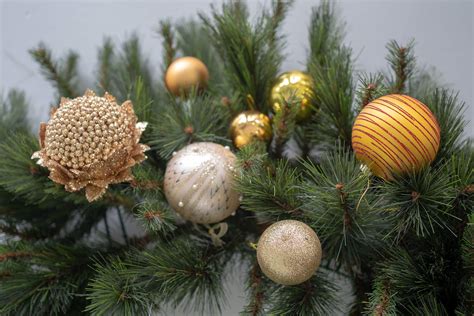 Christmas Baubles - Gold | Covers Decoration Hire