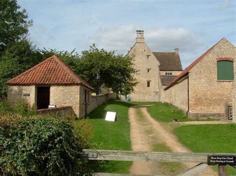 Woolsthorpe Manor (Grantham) - Visitor Information & Reviews