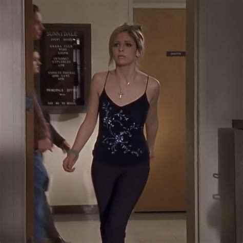 buffy summers outfit | Fashion tv, Buffy summers outfits season 1, Outfits