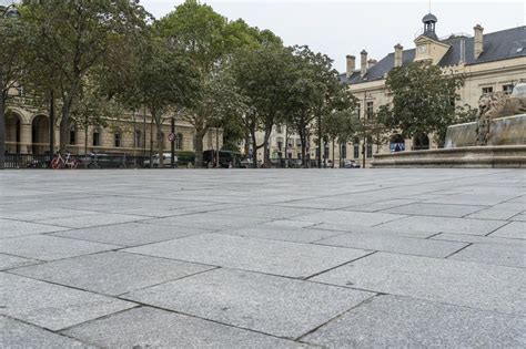 Classical Architecture in Paris' Town Square - HDRi Maps and Backplates