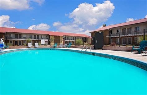 Super 8 by Wyndham Denver Central Pool Pictures & Reviews - Tripadvisor