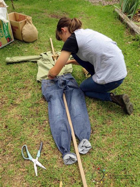 DIY / How To – Building a Scarecrow | Scarecrows for garden, Scarecrow ...