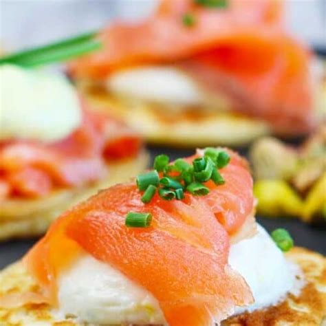 Smoked Salmon Blinis Recipe | El Mundo Eats