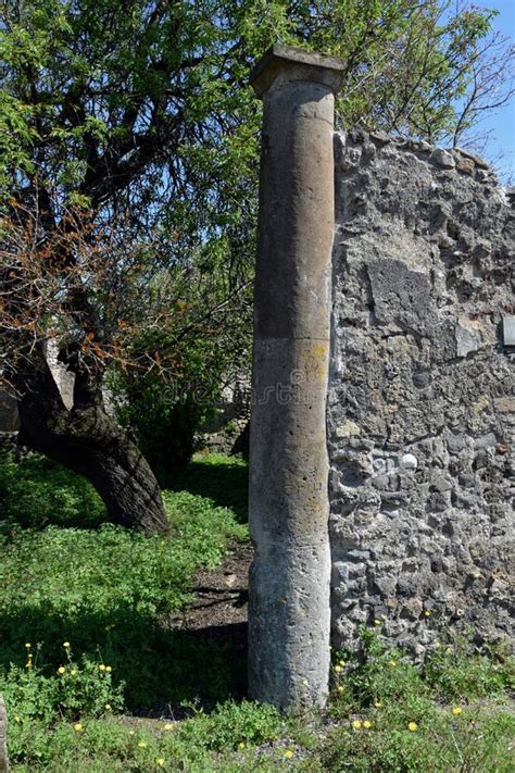 Ruins, Pompeii Archaeological Site, Nr Mount Vesuvius, Italy Stock ...