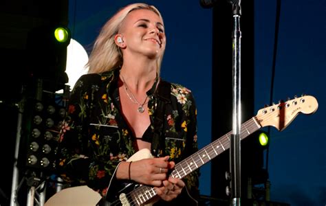 PVRIS' Lynn Gunn talks going to therapy to overcome 'dark times'