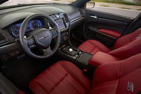 2022 Chrysler 300: 245 Interior Photos | U.S. News