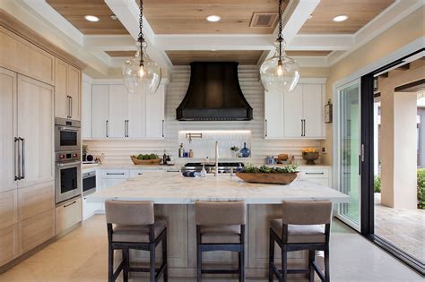 Oak Kitchen Cabinets: 4 Trends That Will Beautify Kitchens