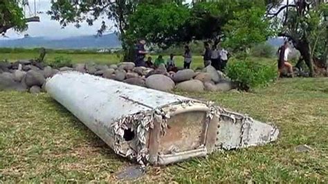 MH370: Plane wreckage found on French Indian Ocean island sparks ...