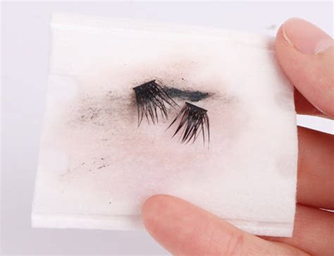 How to Apply & Remove DIY Cluster Lashes