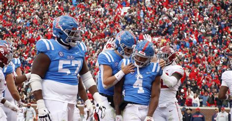 Trio Of Ole Miss Rebels Give Back To Oxford With 'The Sip' Youth Football Camp - The Grove ...