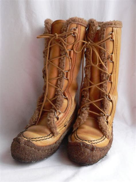 Canadian MUKLUK MOCCASSIN Winter BOOTS 7 7.5 by HousewifeVintage