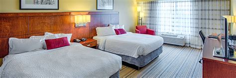 Guest Rooms | Courtyard by Marriott Fargo Moorhead