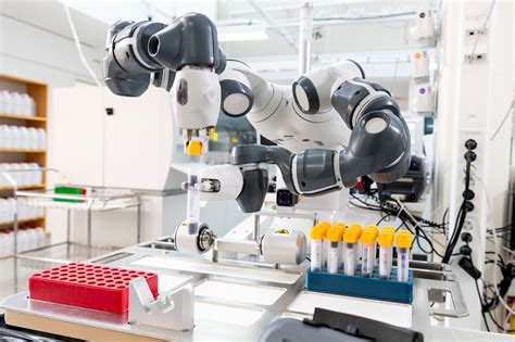 Le robot collaboratif d'ABB supprime les contraintes de l'échantillonnage dans le laboratoire de ...