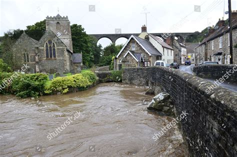 Overflowing River Pensford Bridge Somerset Editorial Stock Photo - Stock Image | Shutterstock