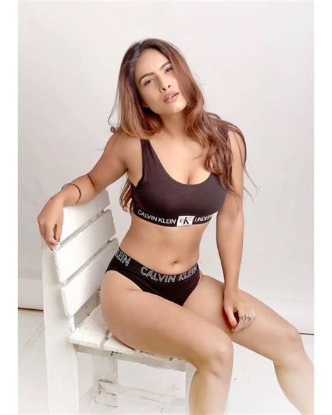 Neha Malik Hot Photoshoot - TeluguBulletin.com