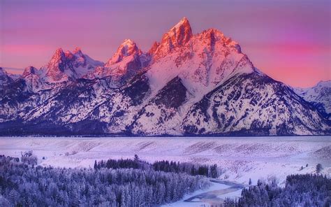 Snowy Mountain Sunset Wallpaper