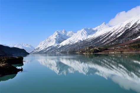 Ranwu Lake in Tibet Snow Mountain Stock Image - Image of glacier, blue ...