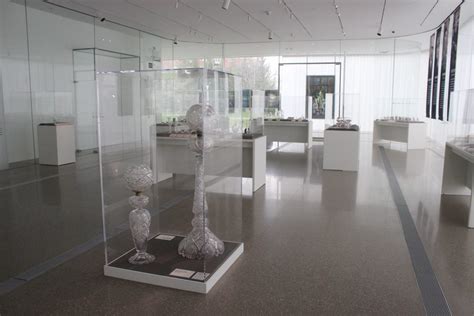 Toledo Museum exhibit shows that Libbey Glass hasn’t lost its luster – BG Independent News